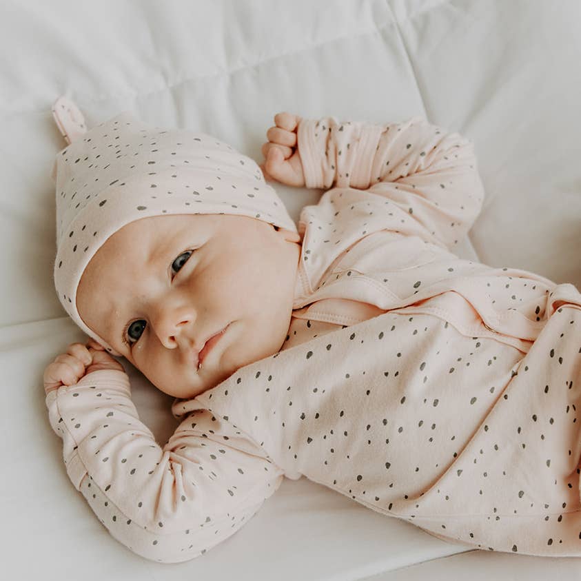 Pebble Knot Beanie Baby Hat (organic cotton): Natural / 0-3